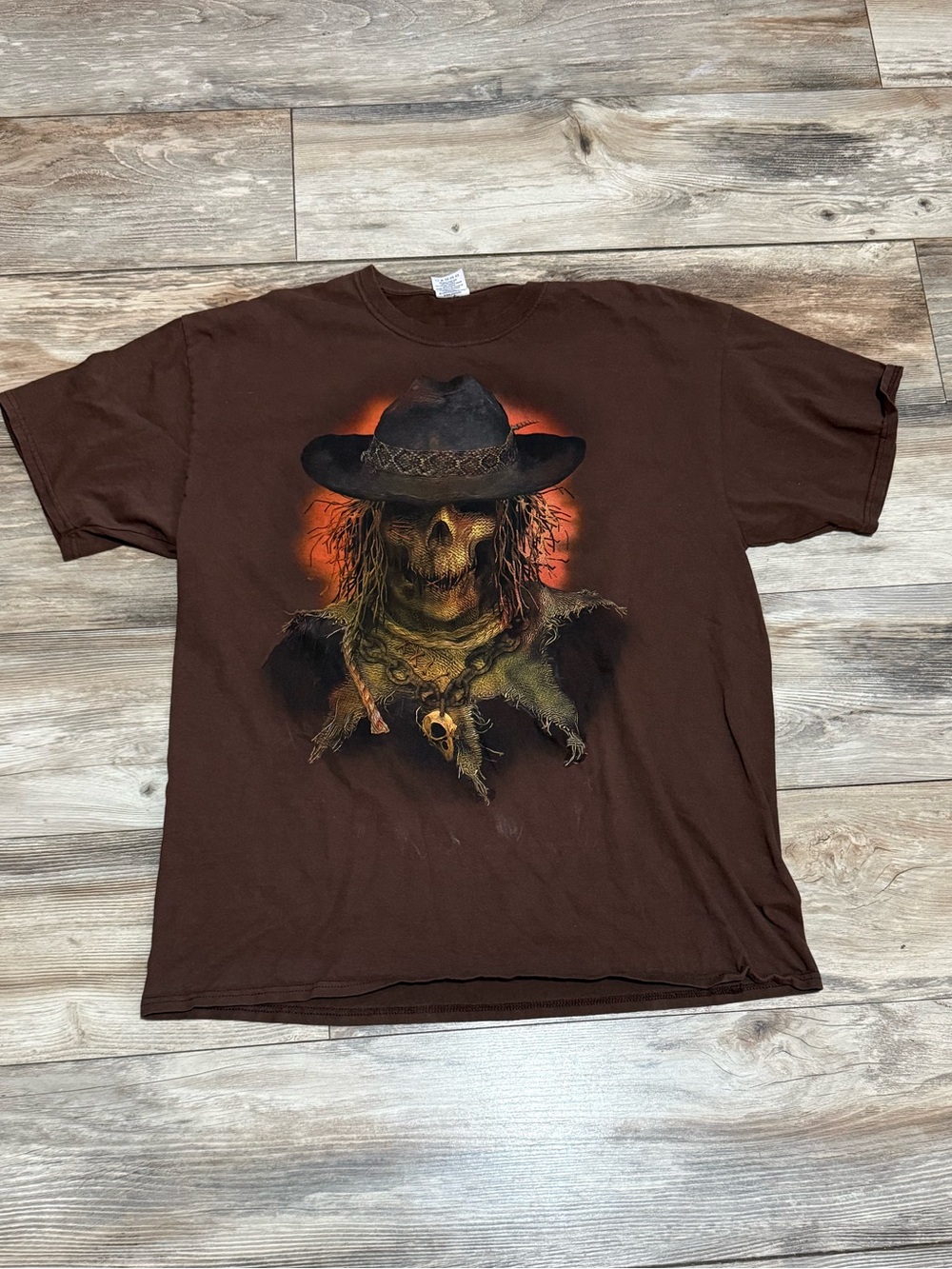 Brown Short-Sleeve Graphic Tee with Western Skull Artwork